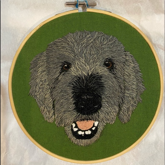 Meet your Posher, Iris - Picture 1 of 1